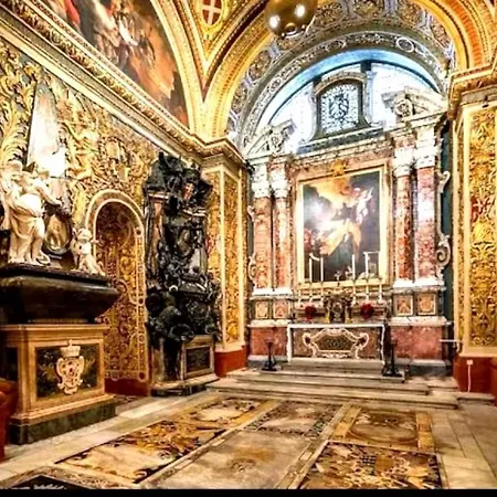 Magic Romantic Escape In The Heart Of Appartement Valletta